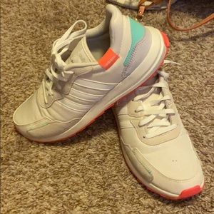 Adidas retrorun sneakers